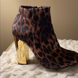 High heel Leopard ankle ‘booties’